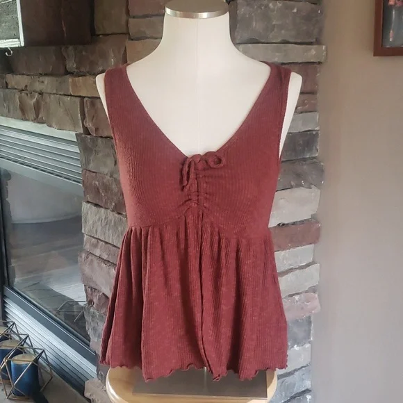 Maurice brownish red color sleeveless top size - Picture 1 of 9